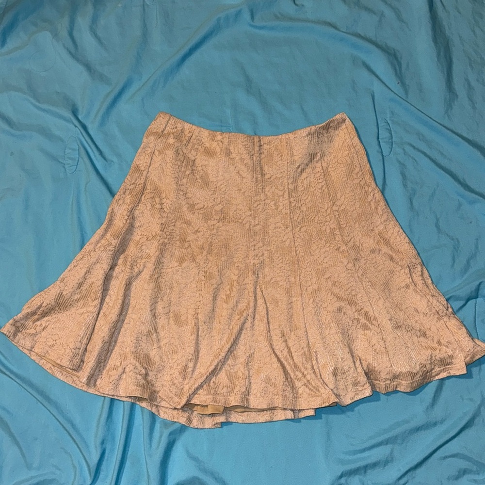 Maurices tan texture floral skirt